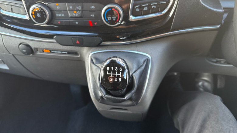 Ford Tourneo Custom Transit Custom Tourneo L2 Diesel Fwd 2.0 EcoBlue Hybrid 130ps L/R 8 Seater Titanium